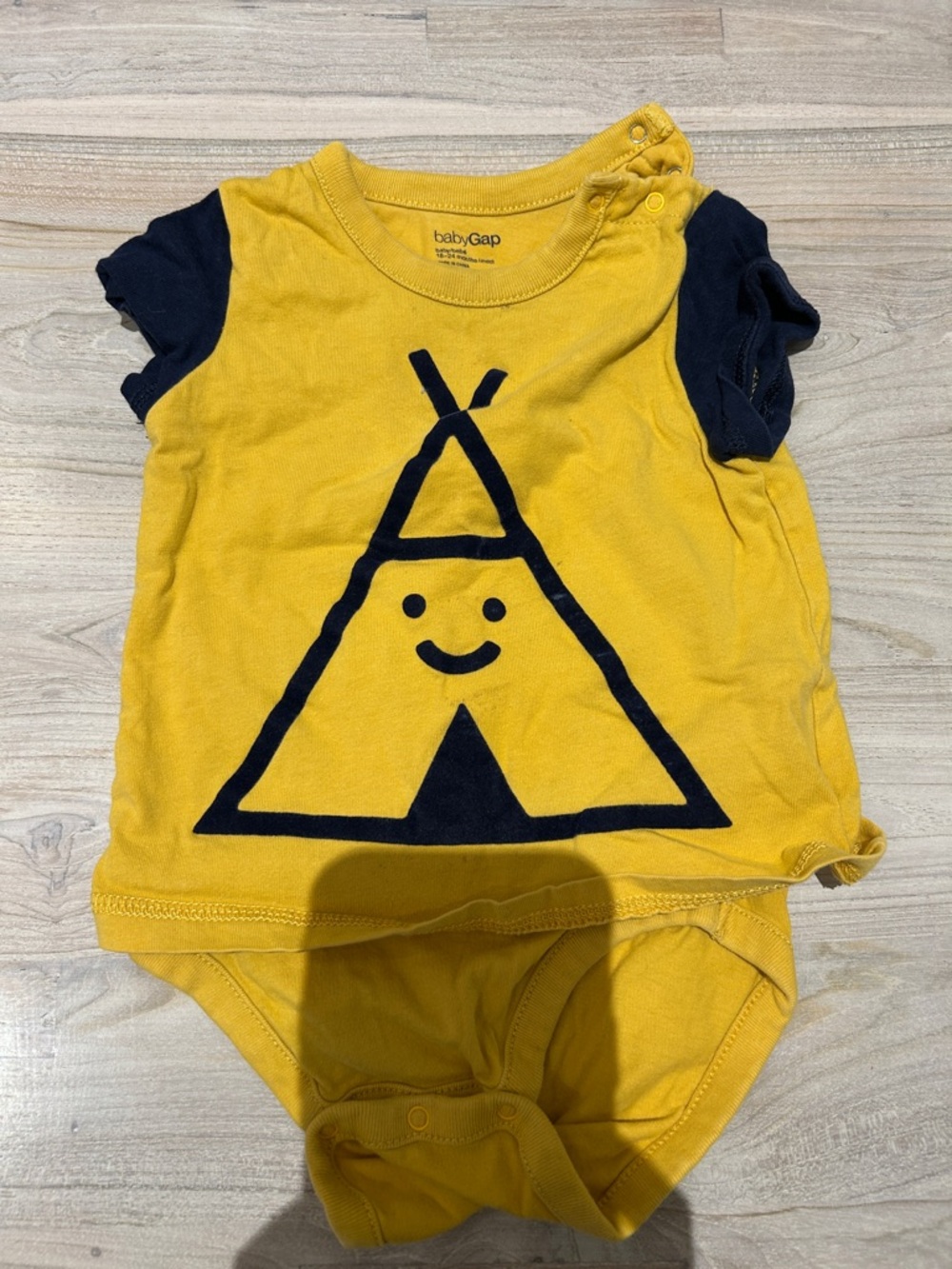 GAP Yellow Baby Tee with black Graphic